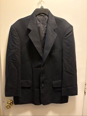 Men's Black Notch Lapel Blazer - Classic Three-Button Sport Coat